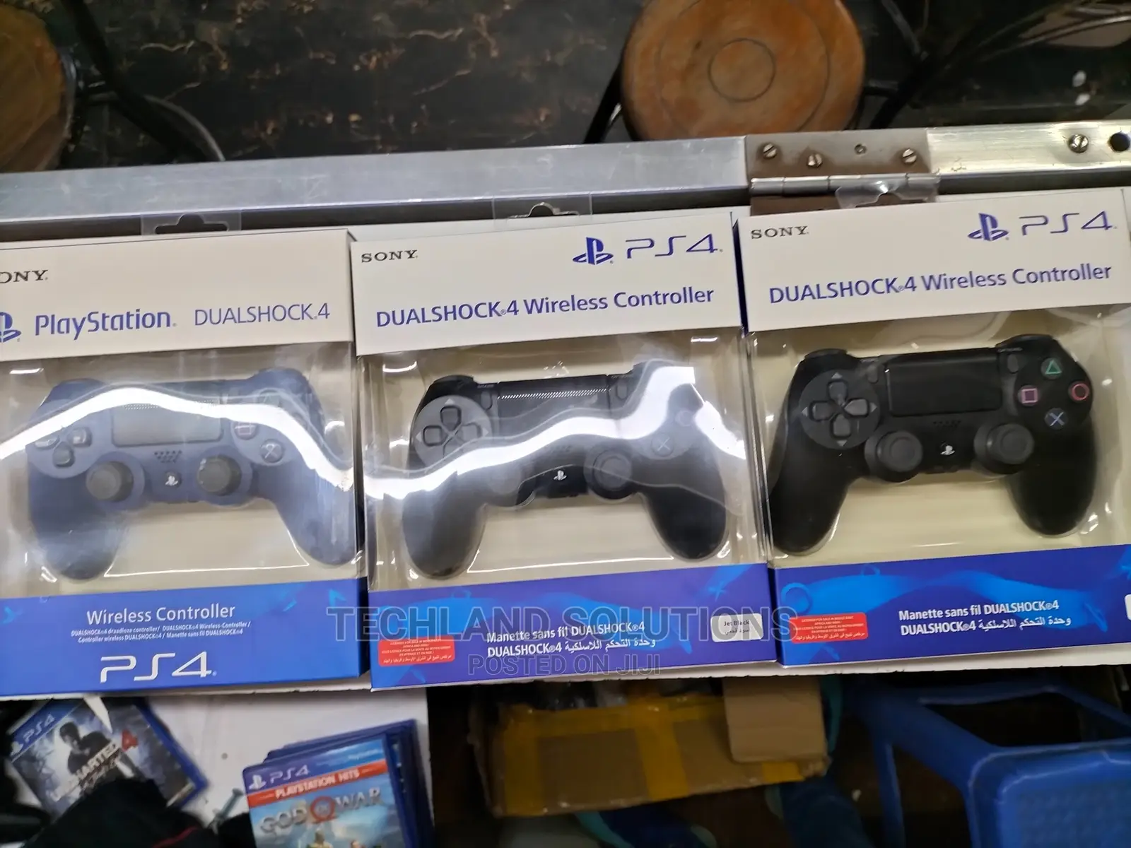 Dualshock 4 Controllers !!