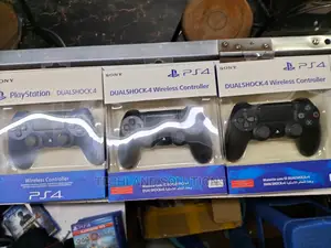 Dualshock 4 Controllers !!