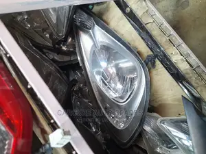 Honda Fit 2010 Headlights
