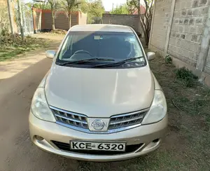 Nissan Tiida 2008 Gold