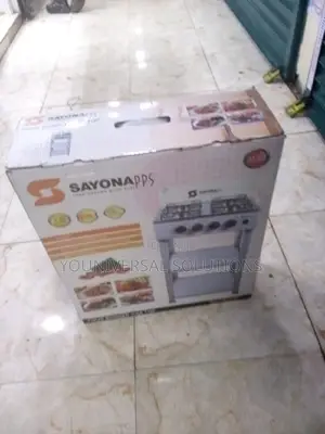 Free Standing Sayona 4 Burner Sayona Cooker With Shelves