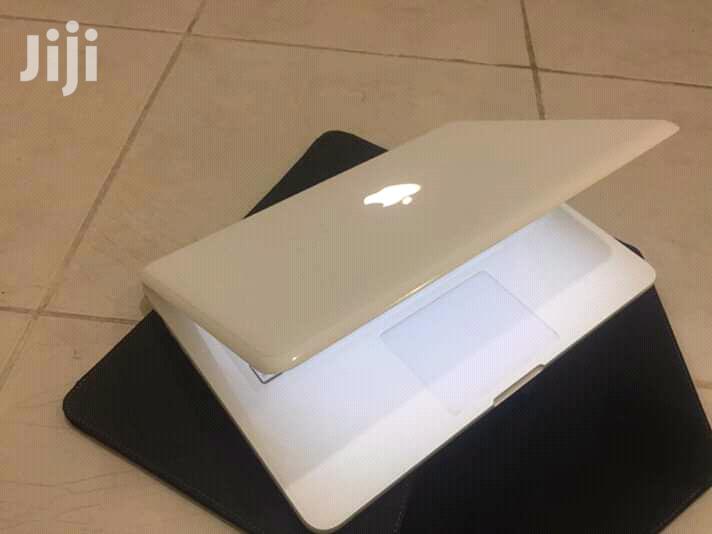 Laptop Apple MacBook 4GB Intel Core 2 Duo HDD 320GB