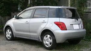 Toyota Ist 2005 Front Windscreen