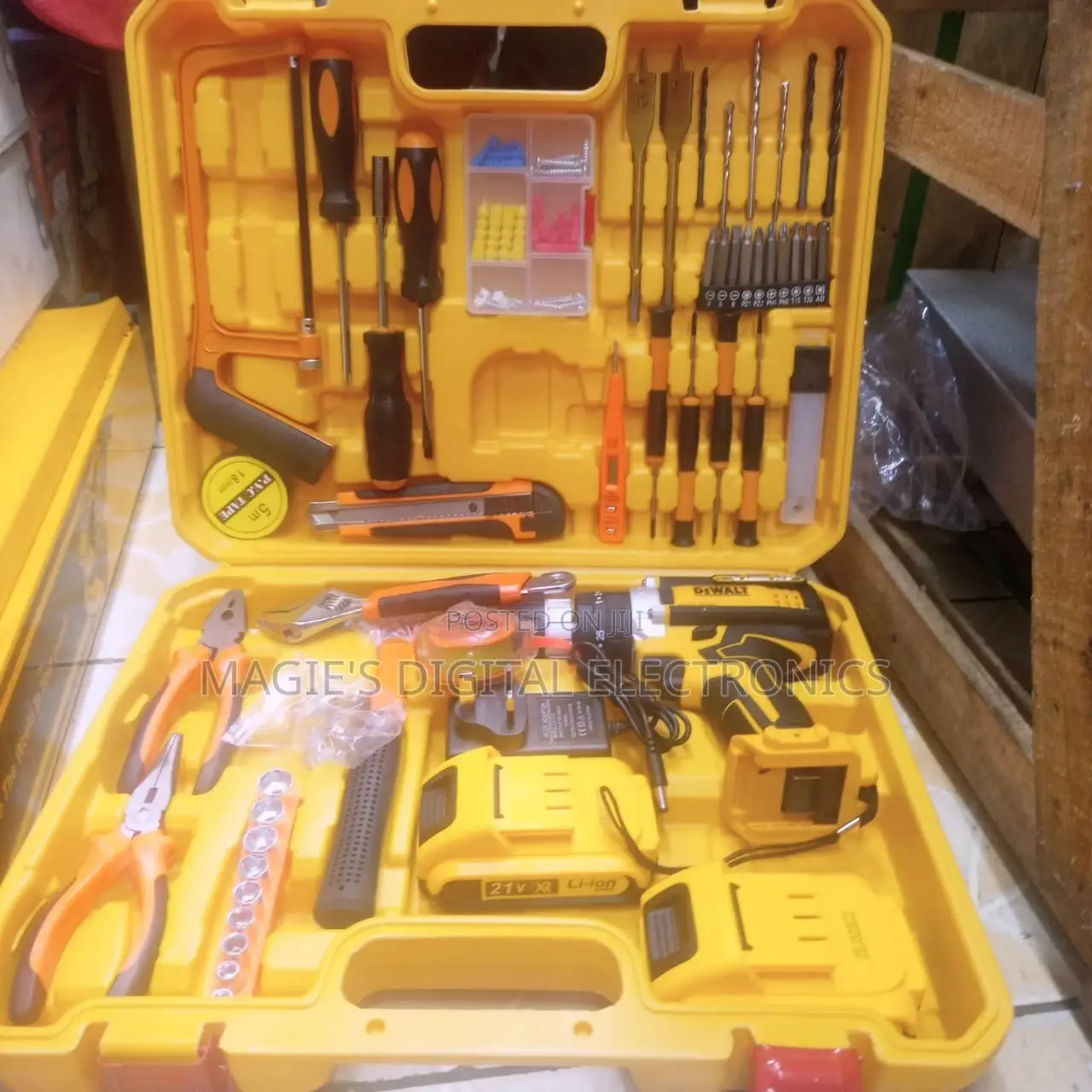 Dewalt Cordless Drill Set