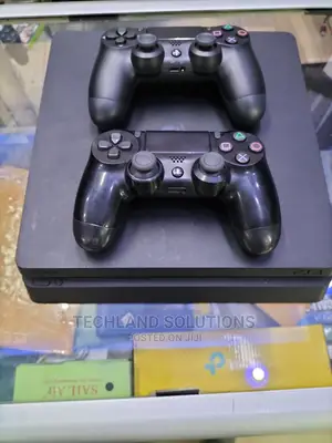 SONY Playstation 4 Used , Ps4 Used With 2 Pads