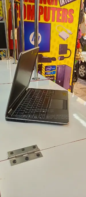 Laptop Dell Latitude E7240 8GB Intel Core I5 SSD 256GB