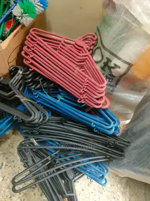 12pcs Hangers at 190