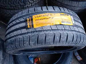 235/45r18 Boto Tyre