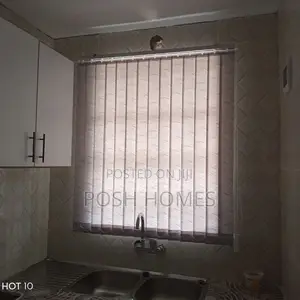 Vertical Office Window Binds