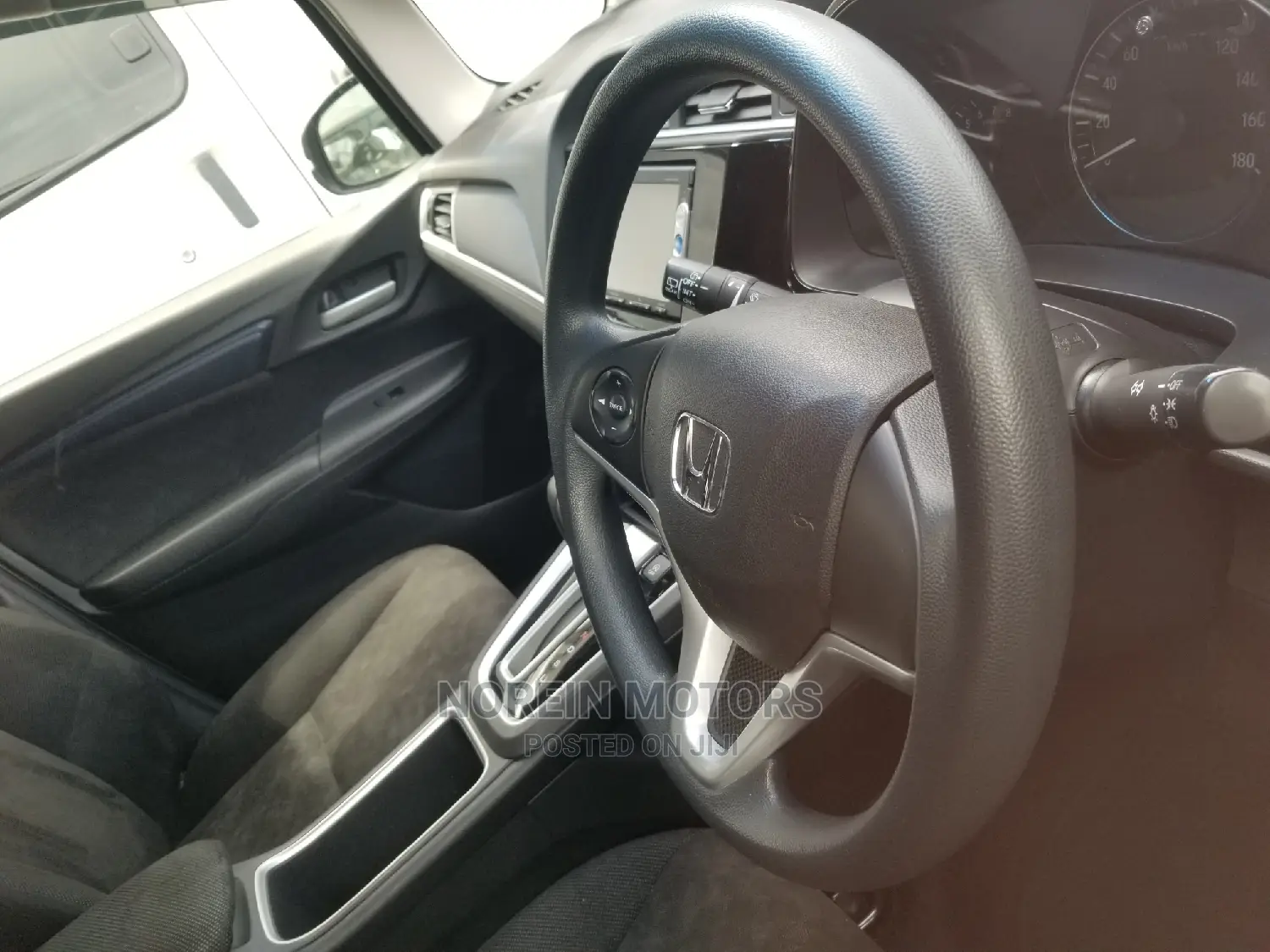 Honda Shuttle 2015 Silver