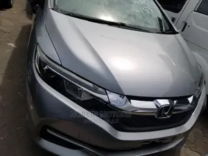 Honda Shuttle 2015 Silver