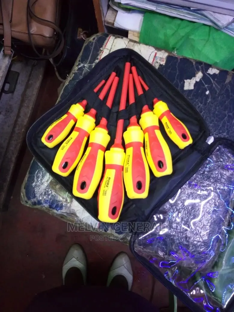 Insulated Screwdrivers