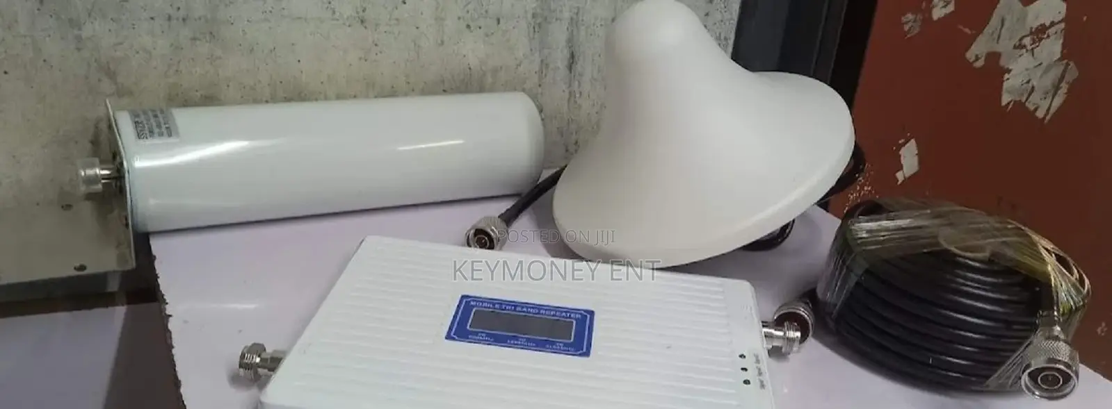 Likable GSM Cellphone Network Booster