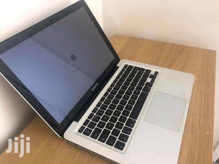 Laptop Apple MacBook Pro 4GB Intel Core i5 HDD 500GB
