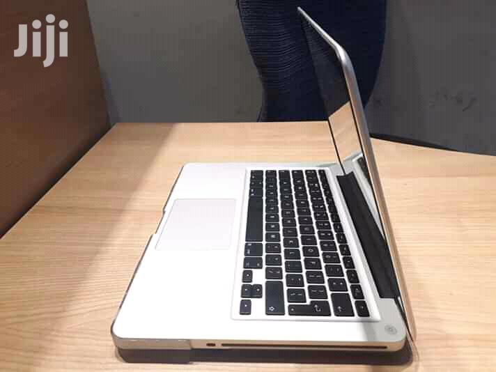 Laptop Apple MacBook Pro 4GB Intel Core i5 HDD 500GB