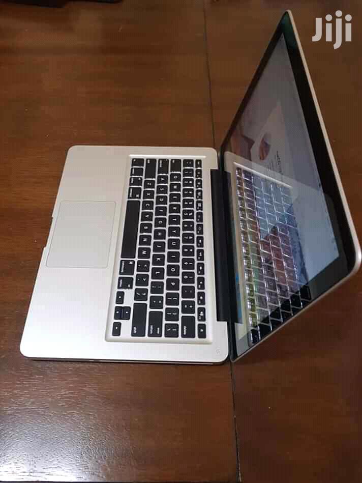 Laptop Apple MacBook Pro 4GB Intel Core i5 HDD 500GB