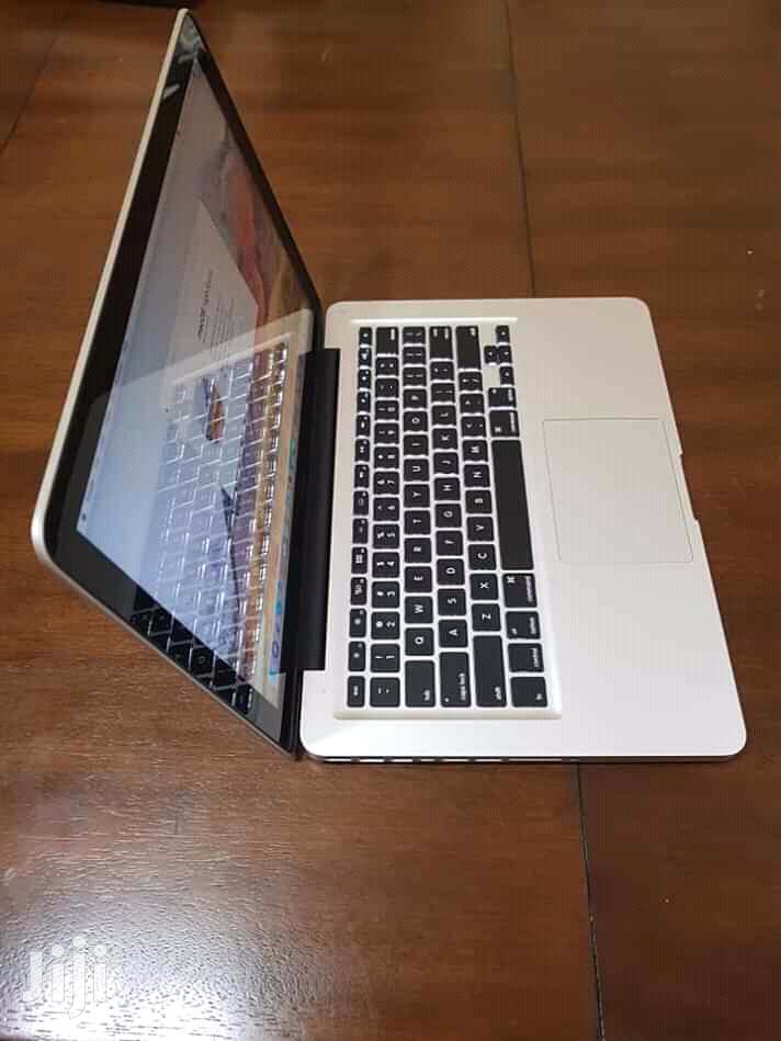 Laptop Apple MacBook Pro 4GB Intel Core i5 HDD 500GB