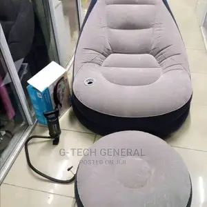 Generic Inflatable Seat With Footrest and a Manual Pump