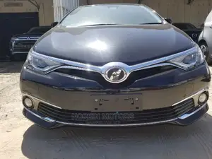 Toyota Auris 2015 Black