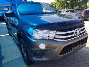 Toyota Hilux SR5 2015 Gray
