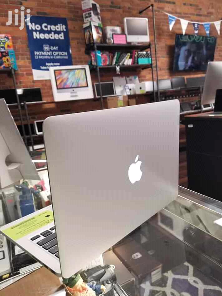 Laptop Apple MacBook Pro 4GB Intel Core i5 HDD 500GB