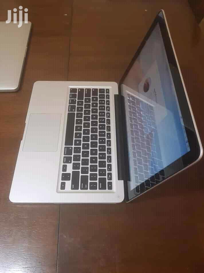 Laptop Apple MacBook Pro 4GB Intel Core i5 HDD 500GB
