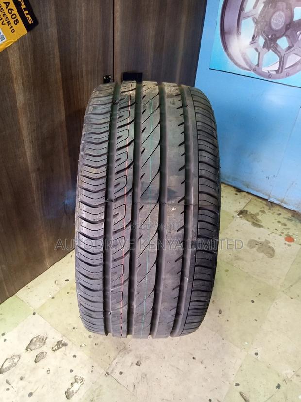 275/35r20 Comforser - thumbnail 2