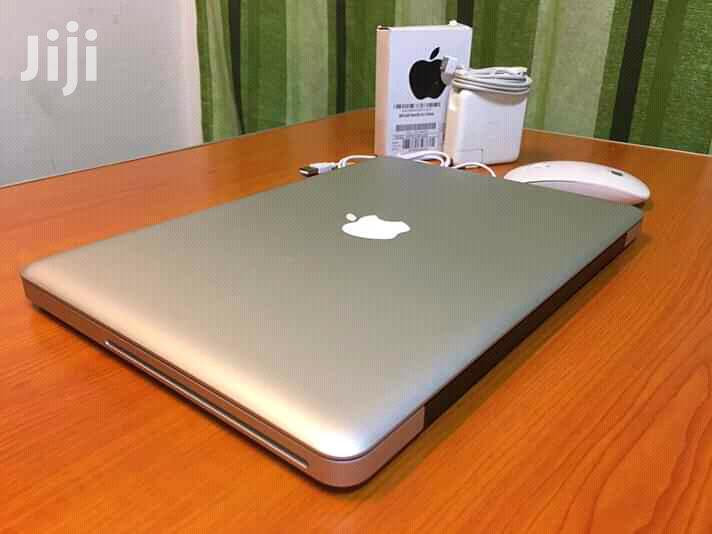 Laptop Apple MacBook Pro 4GB Intel Core i5 HDD 500GB