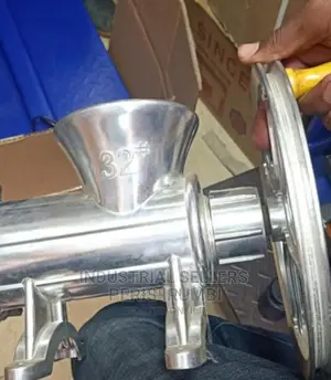 Size 32 Manual Mincer