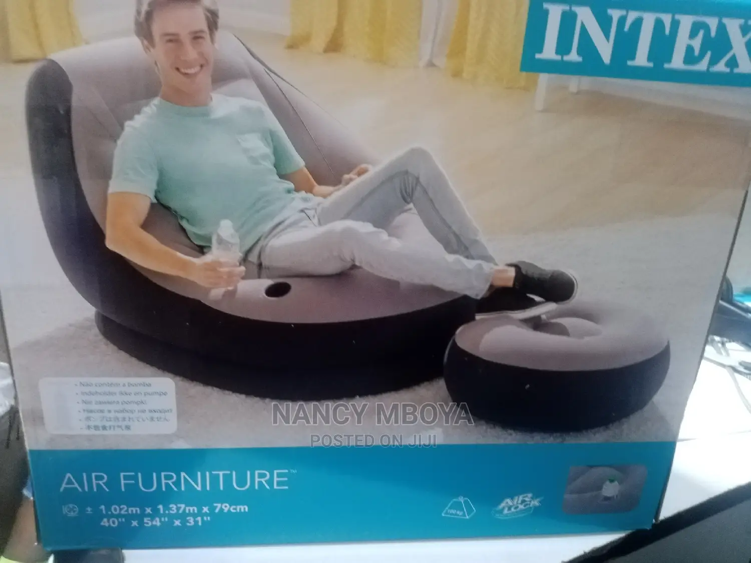 Inflatable Seat With Free Pump