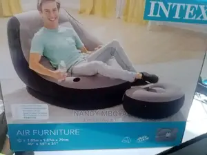 Inflatable Seat With Free Pump