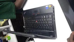 Laptop Lenovo ThinkPad X131e 4GB Intel Pentium 320GB