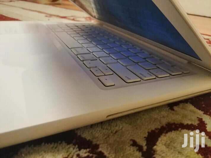 Laptop Apple MacBook 4GB Intel Core 2 Duo HDD 320GB