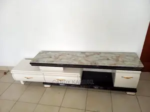 Extendable TV Stand