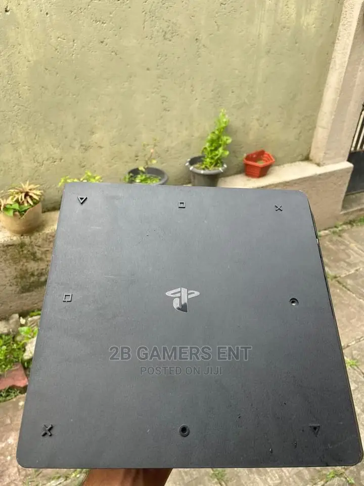 Chipped,10 Games , Slim Ps4
