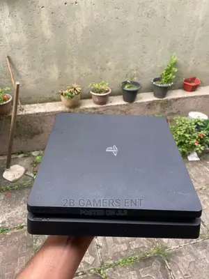 Chipped,10 Games , Slim Ps4