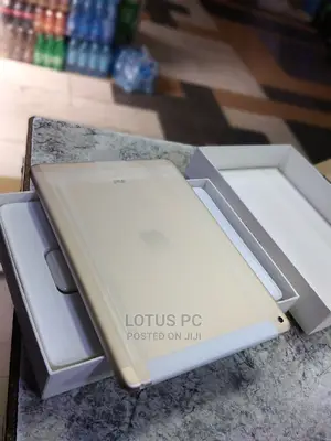 New Apple iPad Air 64 GB White