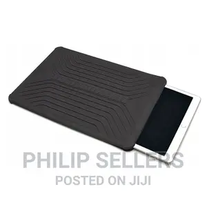 Voyage Bumper Sleeve - Macbook 13 "Sleeve - Black