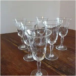 Set of 6 Wine Glasses.