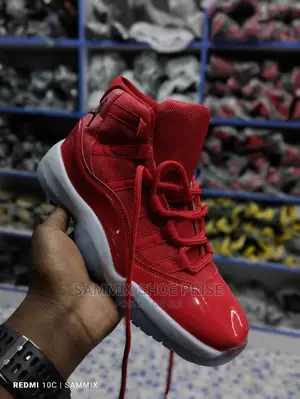 Jordan 11 Sneakers