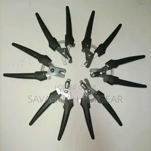 Chicken Debeakers Nail Clippers