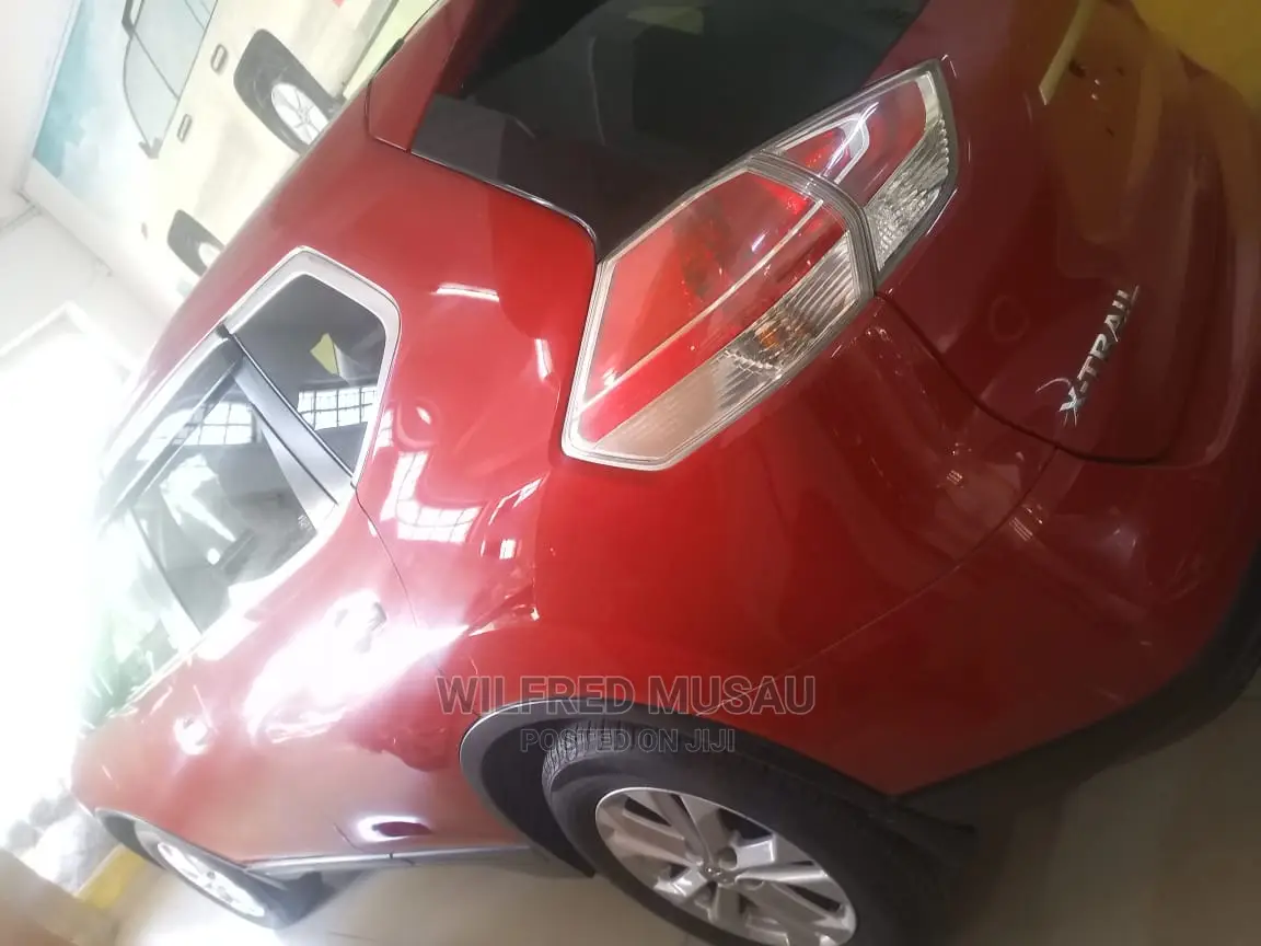 Nissan X-Trail 2015 Red