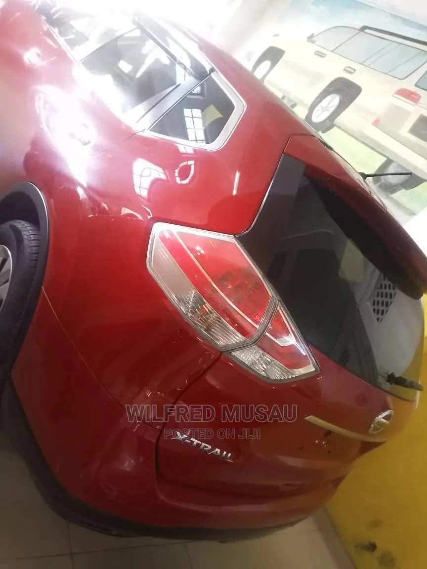 Nissan X-Trail 2015 Red