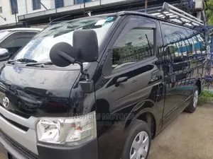 Toyota HiAce 2015 Black