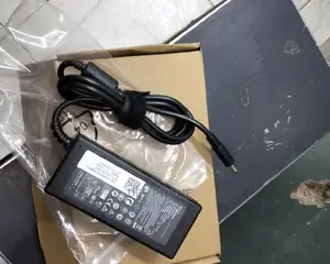 Dell 19.5 v Laptop Adapter Charger