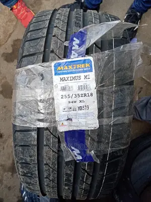 255/35r18 Maxtrec Tyre