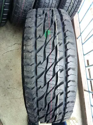 255/70r15c a/T Bridgestone Tyres Made in Thailand