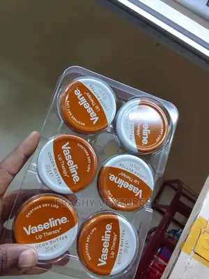 Soothing Vaseline Lip Therapy