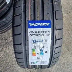 245/35 R19 Windforce Tyre (China)