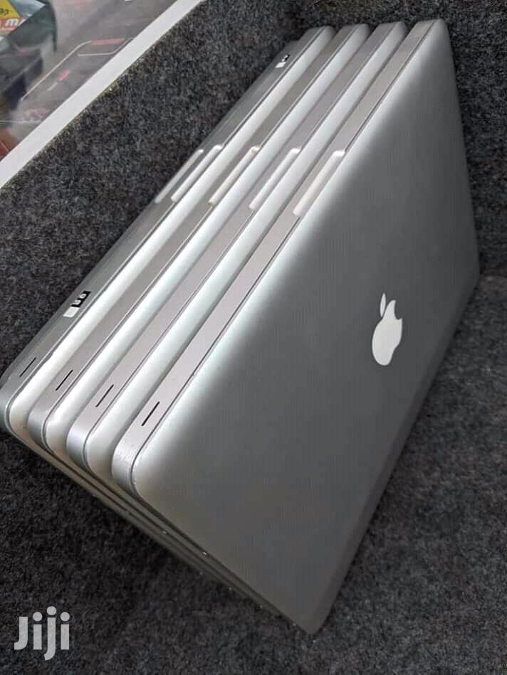 Laptop Apple MacBook Pro 4GB Intel Core i5 HDD 500GB